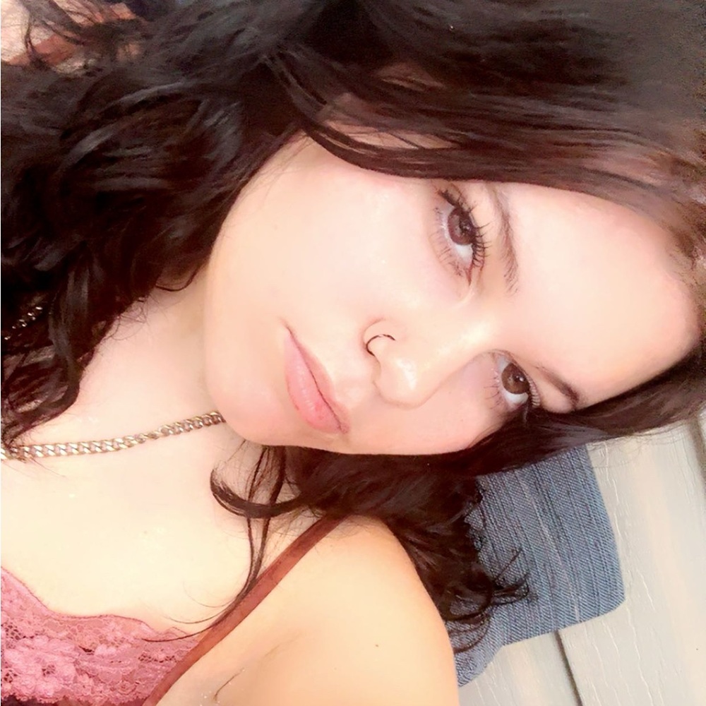 Meet your Posher, Mia